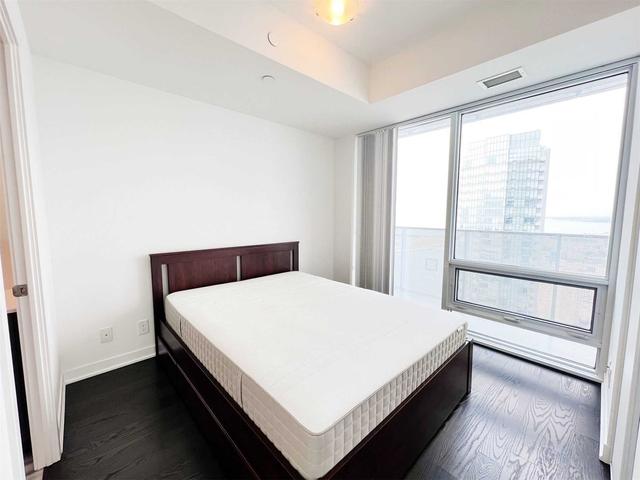 6302 - 100 Harbour St, Condo with 2 bedrooms, 2 bathrooms and 1 parking in Toronto ON | Image 3
