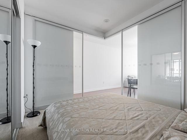 3507 - 21 Iceboat Terr, Condo with 1 bedrooms, 1 bathrooms and 1 parking in Toronto ON | Image 11
