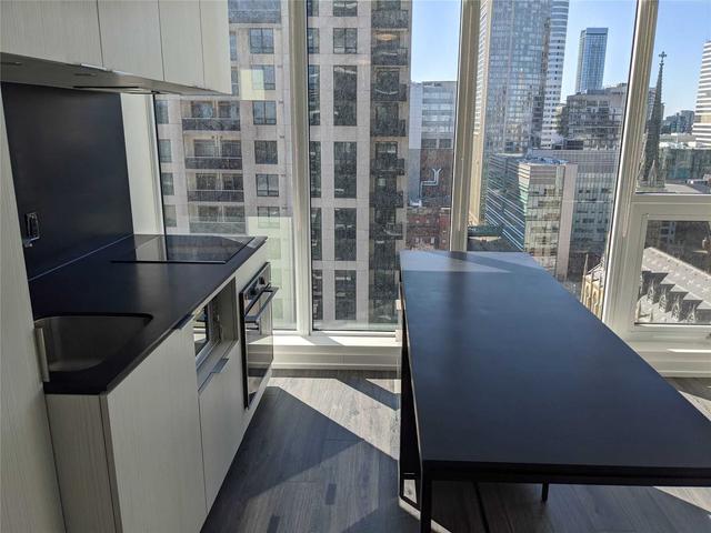 2201 - 77 Shuter St, Condo with 1 bedrooms, 1 bathrooms and 0 parking in Toronto ON | Image 9