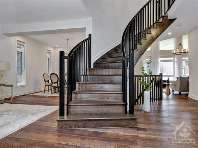 936 Atrium Ridge, House detached with 5 bedrooms, 4 bathrooms and 4 parking in Ottawa ON | Image 4