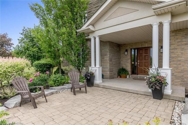16 Allison Court, House detached with 6 bedrooms, 4 bathrooms and 13 parking in Halton Hills ON | Image 2