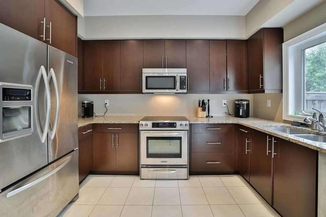 7 - 5972 Turney Dr, Townhouse with 2 bedrooms, 3 bathrooms and 2 parking in Mississauga ON | Image 2