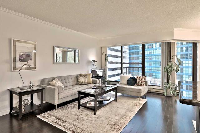 409 - 55 Harbour Sq, Condo with 1 bedrooms, 1 bathrooms and 1 parking in Toronto ON | Image 1