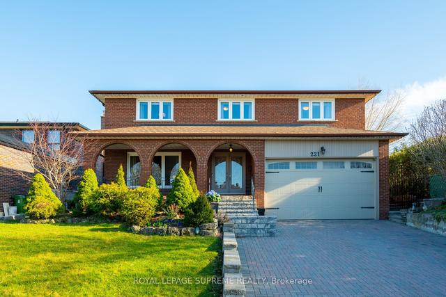 221 Gracefield Ave, House detached with 4 bedrooms, 4 bathrooms and 5 parking in Toronto ON | Image 1