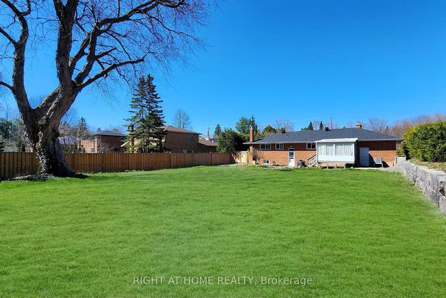 107 Howard Rd, House detached with 3 bedrooms, 2 bathrooms and 11 parking in Newmarket ON | Image 27
