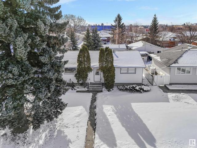 5211 101a Av Nw, House detached with 1 bedrooms, 1 bathrooms and null parking in Edmonton AB | Image 2
