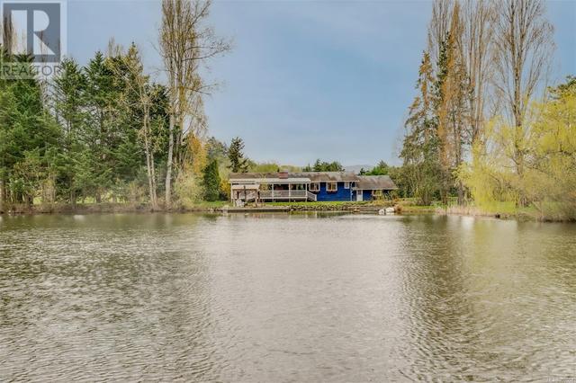 1548 Munro Rd, House detached with 5 bedrooms, 5 bathrooms and 8 parking in North Saanich BC | Image 57