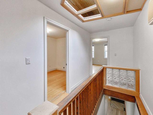 258 Erskine Ave, House detached with 4 bedrooms, 3 bathrooms and 5 parking in Toronto ON | Image 15