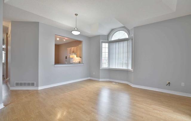 100 Twentyplace Blvd, Townhouse with 1 bedrooms, 2 bathrooms and 2 parking in Hamilton ON | Image 2