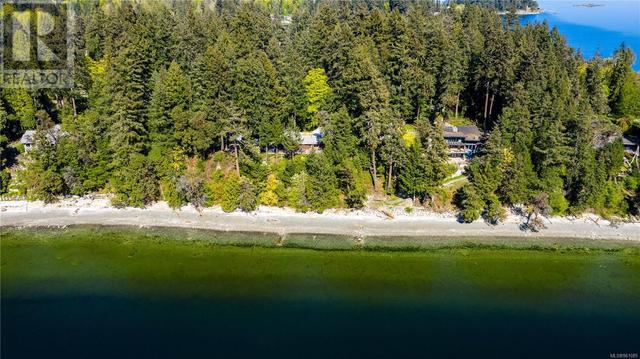 11780 Fairtide Rd, House detached with 4 bedrooms, 3 bathrooms and 6 parking in Cowichan Valley H BC | Image 3