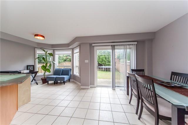 42 Kilgannon Ave, House attached with 3 bedrooms, 3 bathrooms and 1 parking in Clarington ON | Image 5