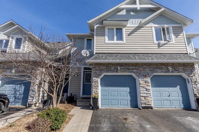 979 On Bogart Circ, Townhouse with 3 bedrooms, 3 bathrooms and 2 parking in Newmarket ON | Image 1
