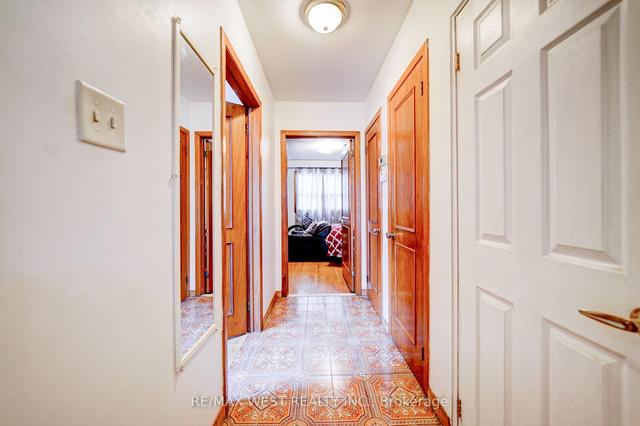 86 Chiswick Ave, House detached with 3 bedrooms, 2 bathrooms and 1 parking in Toronto ON | Image 9
