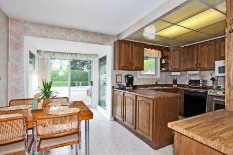2297 Kenbarb Rd, House detached with 3 bedrooms, 3 bathrooms and 6 parking in Mississauga ON | Image 4