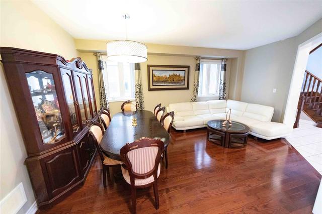 12 Fossil St, House detached with 4 bedrooms, 4 bathrooms and 4 parking in Brampton ON | Image 5