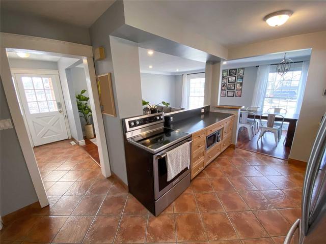 4 Ameer Dr, House detached with 3 bedrooms, 2 bathrooms and 4 parking in St. Catharines ON | Image 5