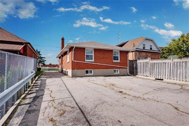 863 Ritson Rd S, House detached with 3 bedrooms, 2 bathrooms and 5 parking in Oshawa ON | Image 20