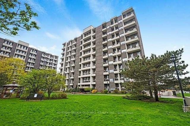 702 - 35 Ormskirk Ave, Condo with 3 bedrooms, 1 bathrooms and 1 parking in Toronto ON | Image 1