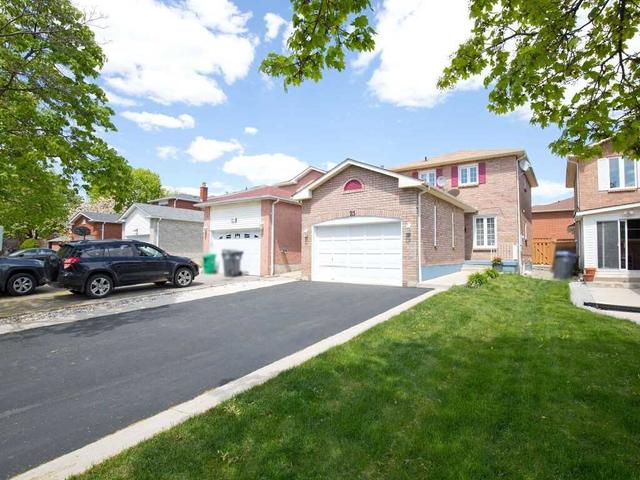 25 Murdoch Dr, House detached with 3 bedrooms, 3 bathrooms and 5 parking in Brampton ON | Image 12