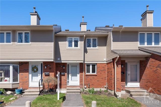 1703 Rodin Way, Townhouse with 3 bedrooms, 2 bathrooms and 1 parking in Ottawa ON | Image 1
