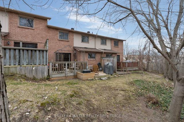 11 Quail Cres, Townhouse with 3 bedrooms, 2 bathrooms and 1 parking in Barrie ON | Image 20