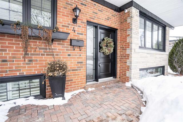 4 Medley Cres, House detached with 3 bedrooms, 2 bathrooms and 4 parking in Toronto ON | Image 12