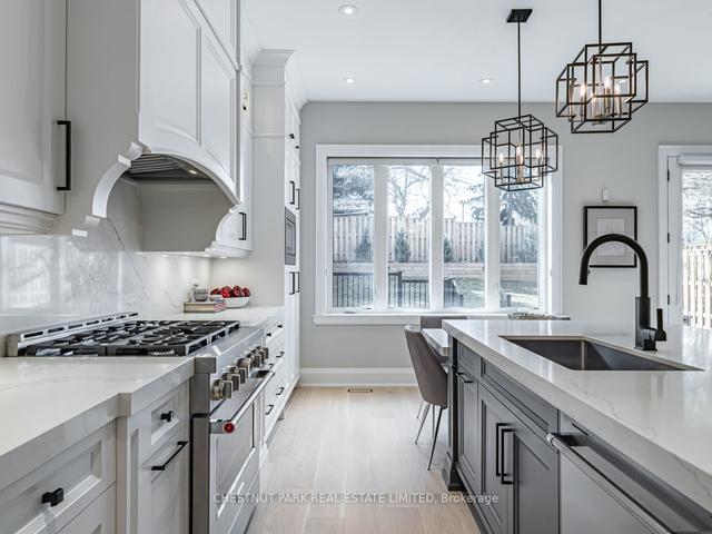 40 Brooklawn Ave, House detached with 4 bedrooms, 5 bathrooms and 3 parking in Toronto ON | Image 3