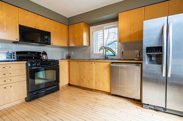 866 Pape Ave, House attached with 3 bedrooms, 4 bathrooms and 2 parking in Toronto ON | Image 8
