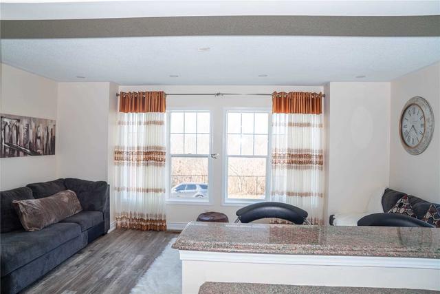 67 Trailview Terr, House attached with 3 bedrooms, 3 bathrooms and 4 parking in Toronto ON | Image 32