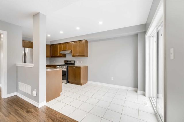 43 Kintyre St, House semidetached with 4 bedrooms, 3 bathrooms and 3 parking in Brampton ON | Image 2