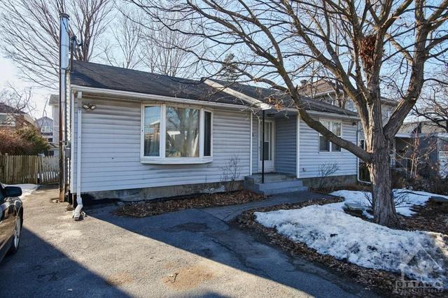 200 Woodroffe Avenue, House detached with 3 bedrooms, 2 bathrooms and 4 parking in Ottawa ON | Image 1