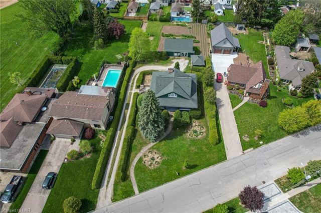 25 Henrietta Street, House detached with 5 bedrooms, 1 bathrooms and null parking in St. Catharines ON | Image 4