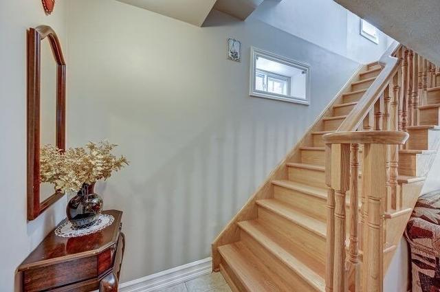613 Caledonia Rd, House detached with 2 bedrooms, 2 bathrooms and 3 parking in Toronto ON | Image 10