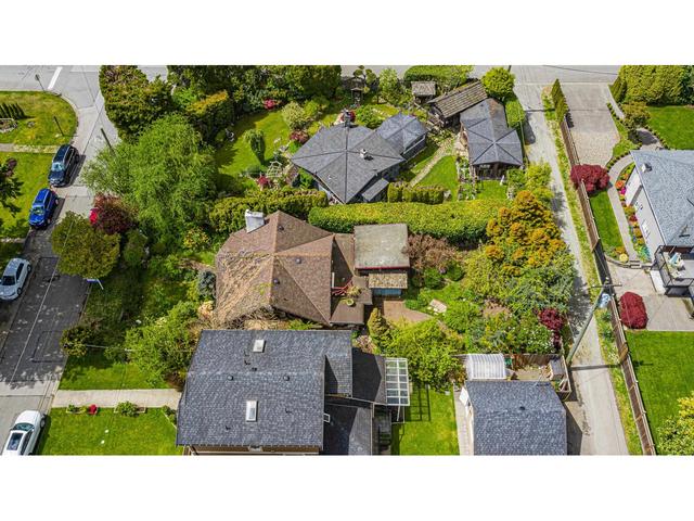 1384 Hope Road, House detached with 3 bedrooms, 2 bathrooms and null parking in North Vancouver BC | Image 6