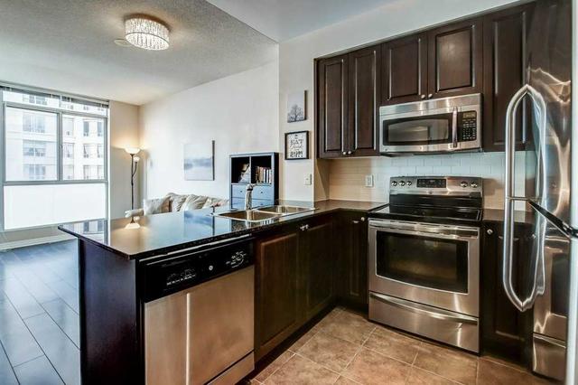 2210 - 225 Webb Dr, Condo with 1 bedrooms, 2 bathrooms and 1 parking in Mississauga ON | Image 6