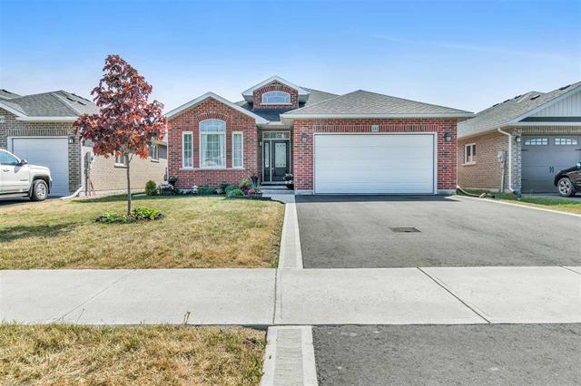 111 Cherrywood Parkway, House detached with 3 bedrooms, 2 bathrooms and 4 parking in Greater Napanee ON | Image 2