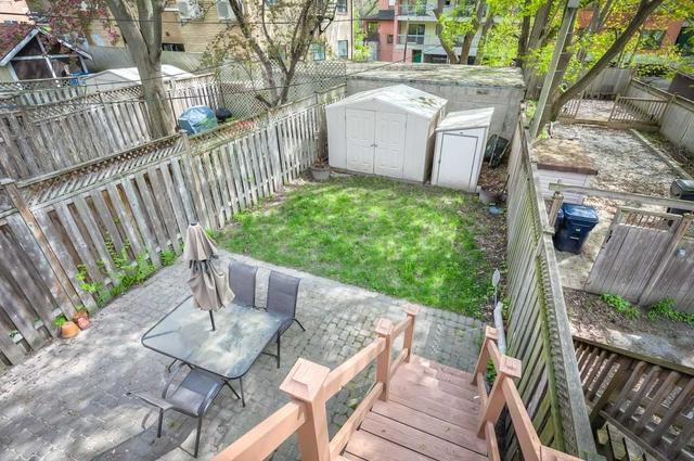 main - 153 Gainsborough Rd, House detached with 3 bedrooms, 2 bathrooms and 0 parking in Toronto ON | Image 11