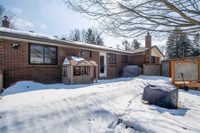 366 Hillside St, House detached with 3 bedrooms, 3 bathrooms and 10 parking in Waterloo ON | Image 31