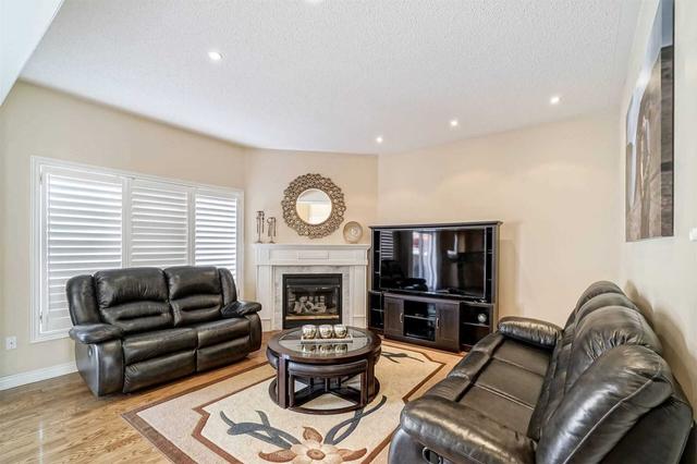 14 Huntspoint Dr, House detached with 4 bedrooms, 4 bathrooms and 7 parking in Brampton ON | Image 39