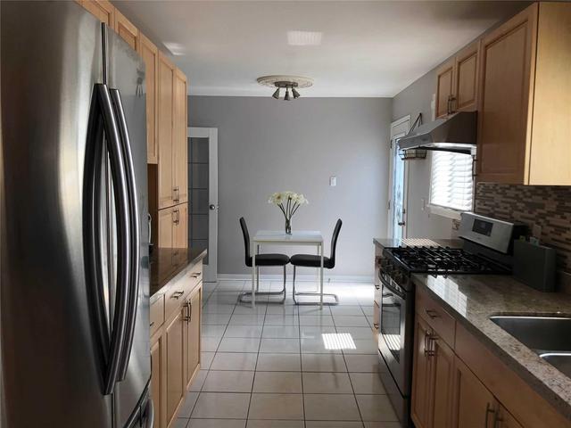 45 Snowshoe Cres, House detached with 3 bedrooms, 2 bathrooms and 2 parking in Markham ON | Image 3
