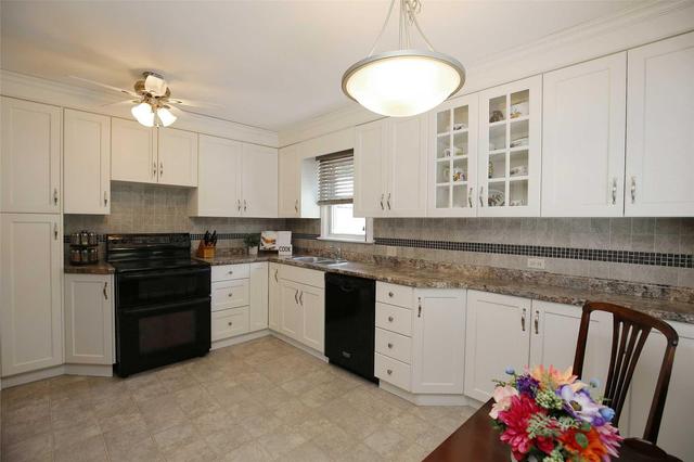 12 Duncan Dr, House detached with 3 bedrooms, 2 bathrooms and 4 parking in St. Catharines ON | Image 4