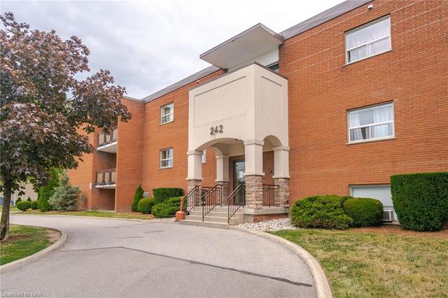 101 - 242 Oakdale Avenue, House attached with 2 bedrooms, 0 bathrooms and null parking in St. Catharines ON | Image 2