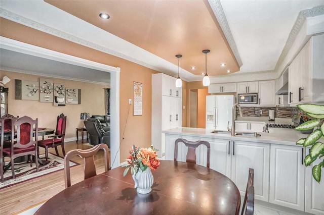 157 Hupfield Tr, House detached with 4 bedrooms, 4 bathrooms and 6 parking in Toronto ON | Image 4