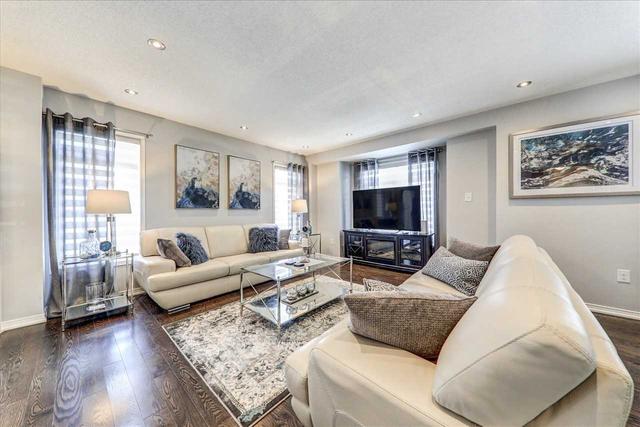 52 Raithby Cres, House detached with 4 bedrooms, 5 bathrooms and 4 parking in Ajax ON | Image 3