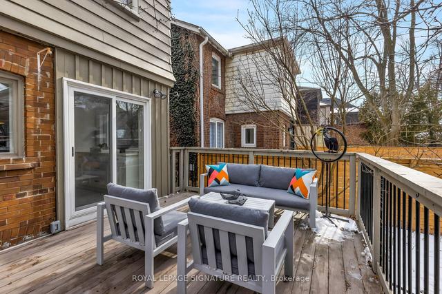44 Heddington Ave, House detached with 3 bedrooms, 2 bathrooms and 2 parking in Toronto ON | Image 4
