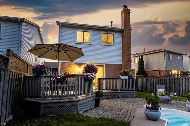 2060 Glenada Cres, House attached with 3 bedrooms, 3 bathrooms and 3 parking in Oakville ON | Image 18