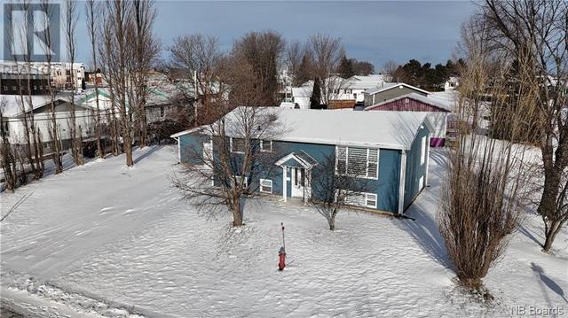 810 Victoria Avenue, House detached with 4 bedrooms, 2 bathrooms and null parking in Bathurst NB | Image 22