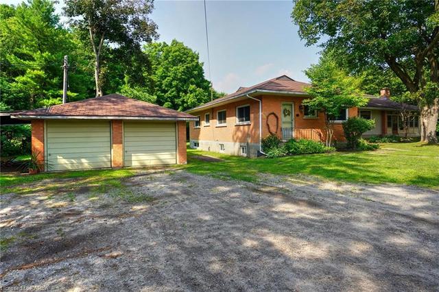 83 King Street, House detached with 5 bedrooms, 2 bathrooms and null parking in Rideau Lakes ON | Image 4