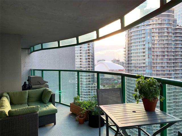 2901 - 77 Harbour Sq, Condo with 1 bedrooms, 1 bathrooms and 1 parking in Toronto ON | Image 18