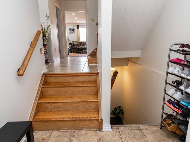 27 Dino Crt, House attached with 3 bedrooms, 4 bathrooms and 3 parking in Brampton ON | Image 23
